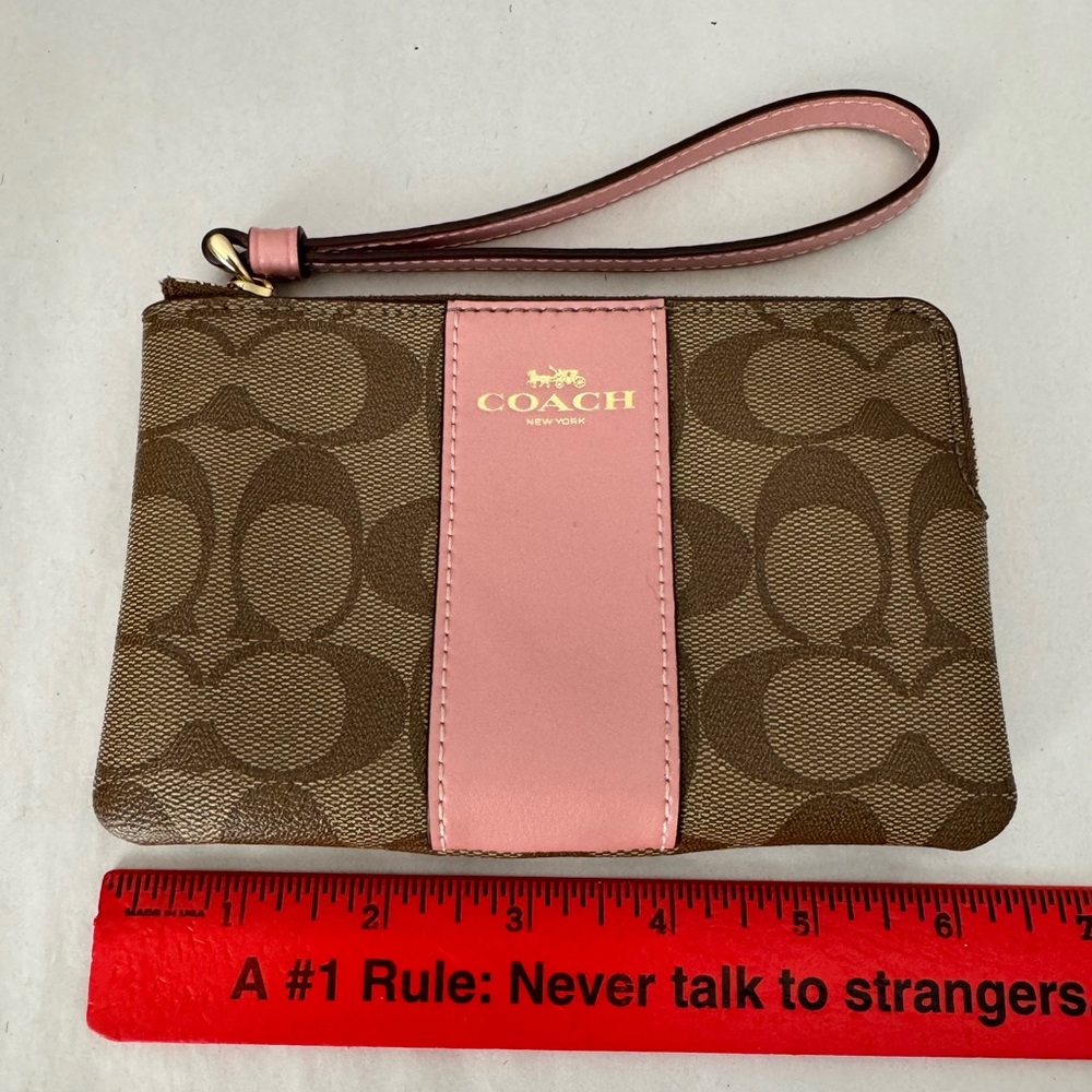 Coach Pink wristlet wallet 🩷🩷